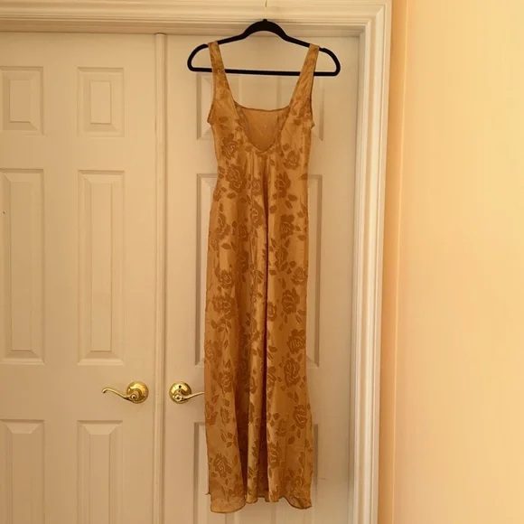 Gold label Victoria’s Secret gold dress - Picture 4 of 5